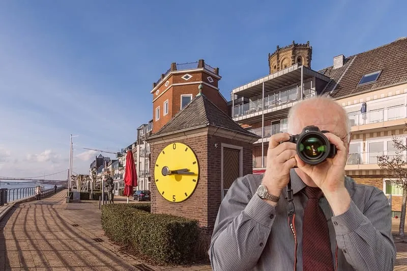 Rheinpromenade mit Pegelhaus, Emmerich am Rhein, Detektiv der Detektei fotografiert,