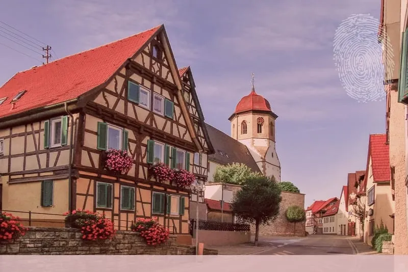 Hauptstraße und Georgskirche Oberriexingen. Fingerabdruck der Detektei Kubon.