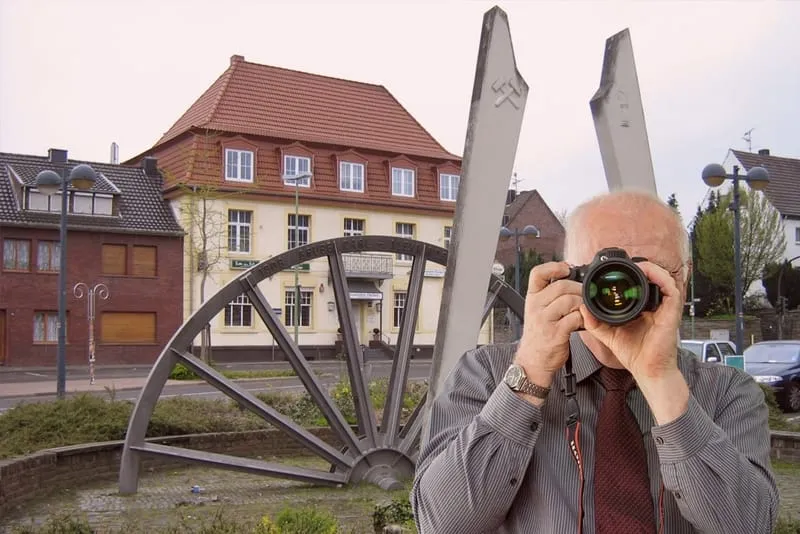 Reyplatz in Baesweiler, Detektiv der Detektei fotografiert, Schriftzug: Unserer Detektei ermittelt für Sie in Baesweiler !