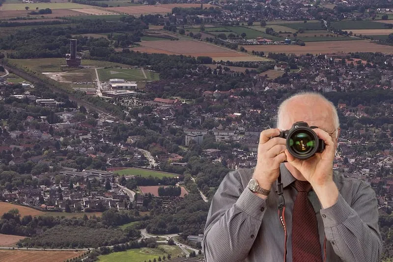 Luftbild Bönen, Detektiv der Detektei fotografiert, Schriftzug: Unsere Detektei ermittelt für Sie in Bönen!