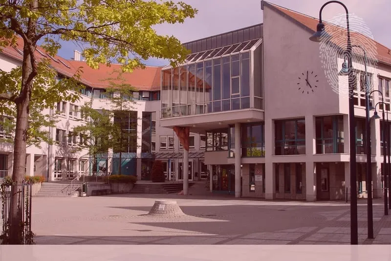 Rathaus am Laien Ditzingen. Fingerabdruck der Detektei Kubon.