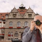Rathaus Bergisch Gladbach, Detektiv der Detektei fotografiert.