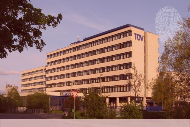 TÜV in Filderstadt. Fingerabdruck der Detektei Kubon.