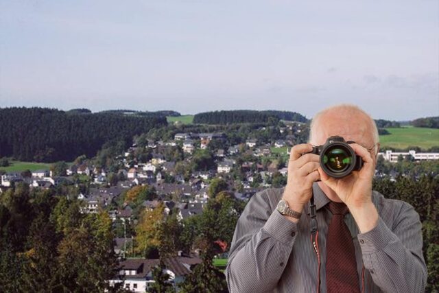 Marienheide, Detektiv der Detektei ermittelt, Schriftzug: Unserer Detektei ermittelt für Sie in Marienheide !