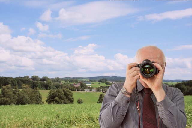 Landschaftsaufnahme von Much, Detektiv der Detektei fotografiert, Schriftzug: Unserer Detektei ermittelt für Sie in Much !