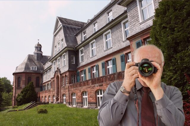 Ehemaliges Herz-Jesu-Kloster Nettersheim, Detektiv der Detektei fotografiert, Schriftzug: Unserer Detektei ermittelt für Sie in Nettersheim !
