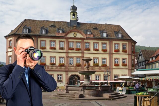 Rathaus Neustadt a.d. Weinstraße. Der Detektiv der Detektei fotografiert in Neustadt a.d. Weinstraße.