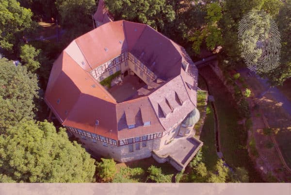 Schloss Sachsenheim (heute Stadtverwaltung Sachsenheim). Fingerabdruck der Detektei Kubon.