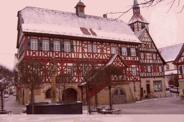 Rathaus Steinheim an der Murr. Fingerabdruck der Detektei Kubon.
