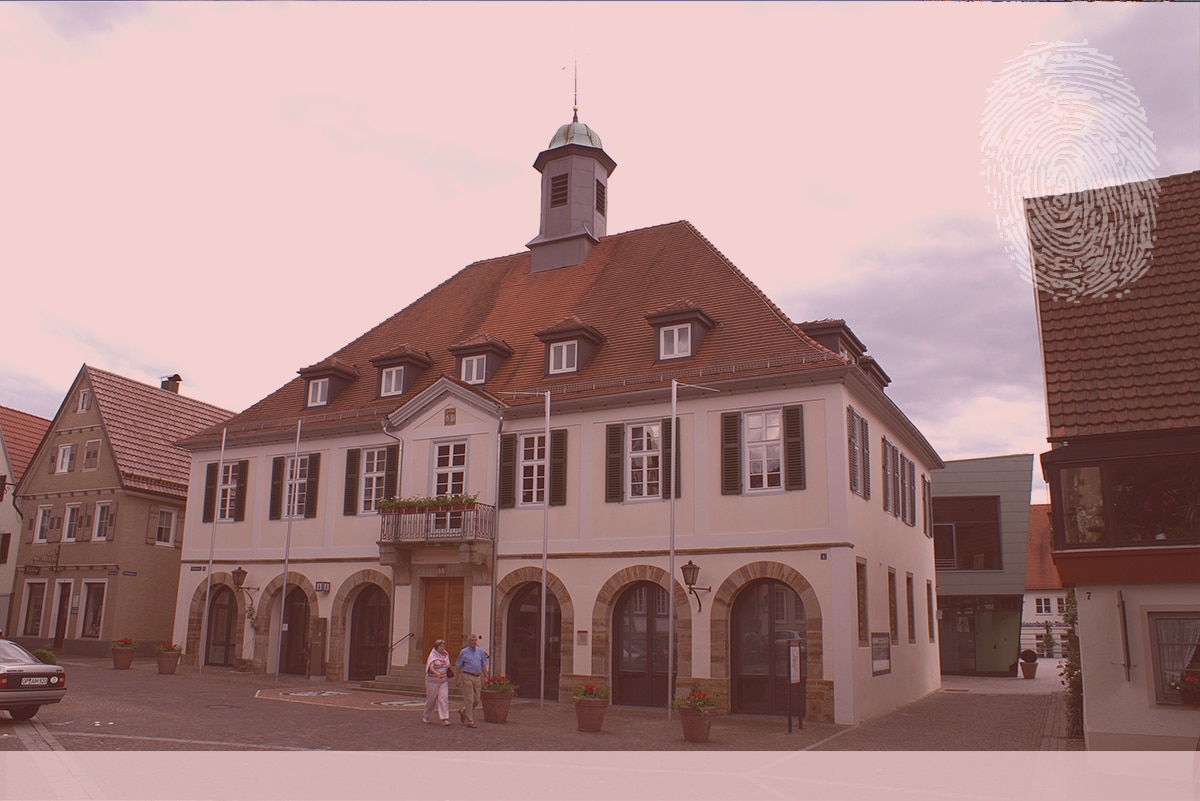 Rathaus Weilheim an der Teck. Fingerabdruck der Detektei Kubon.