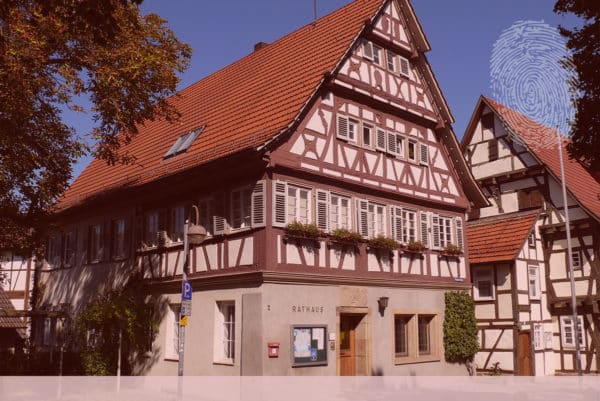 Rathaus Weinstadt Endersbach. Fingerabdruck der Detektei Kubon.