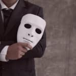 Mann mit Maske - Fake Profil im Internet ?