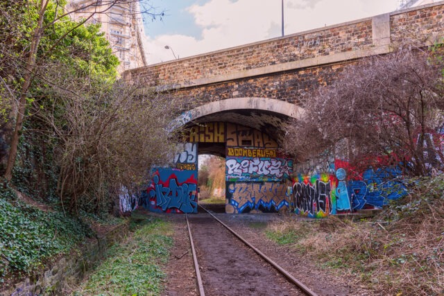 Graffiti an Bahnanlage