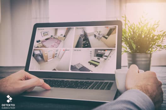 Bilder aus Videoüberwachung auf Laptop Bildschirm